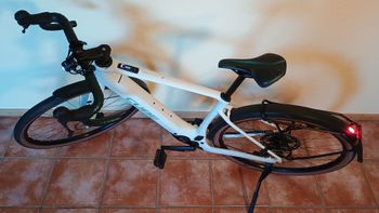Used CUBE NUROAD HYBRID C:62 RACE FE 400X 2025 Road & Gravel, White — image 2 of 12