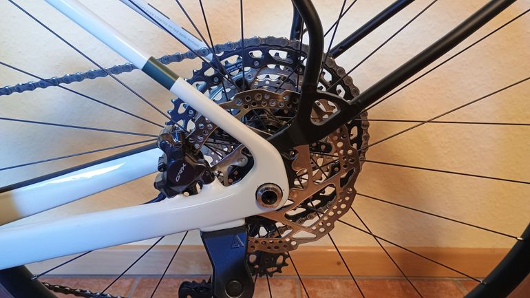 Used CUBE NUROAD HYBRID C:62 RACE FE 400X 2025 Road & Gravel, White — image 9 of 12