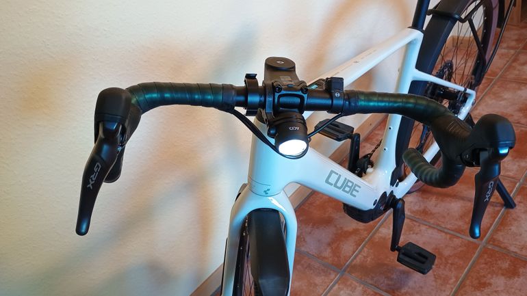 Used CUBE NUROAD HYBRID C:62 RACE FE 400X 2025 Road & Gravel, White — image 7 of 12