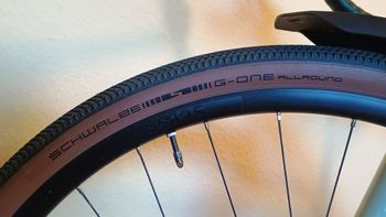 Used CUBE NUROAD HYBRID C:62 RACE FE 400X 2025 Road & Gravel, White — image 12 of 12