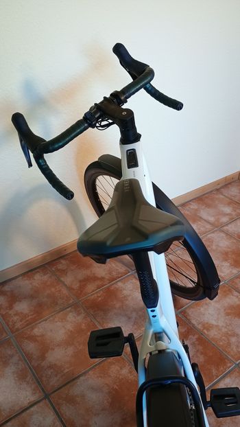 Used CUBE NUROAD HYBRID C:62 RACE FE 400X 2025 Road & Gravel, White — image 11 of 12