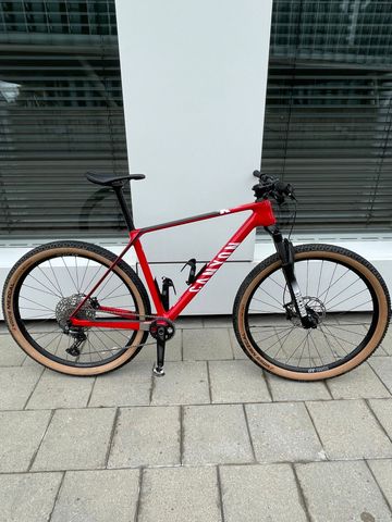 Used Canyon Exceed CF 5 2022 2022 Mountainbike, Red, 29 — image 1 of 10