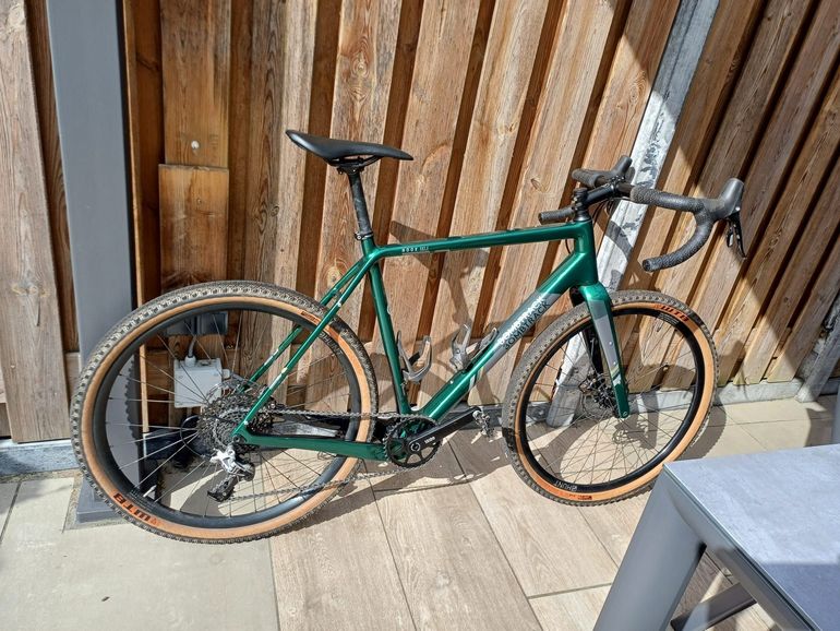 Used Bombtrack HOOK EXT C 2023 2023 Road & Gravel, Green — image 1 of 4
