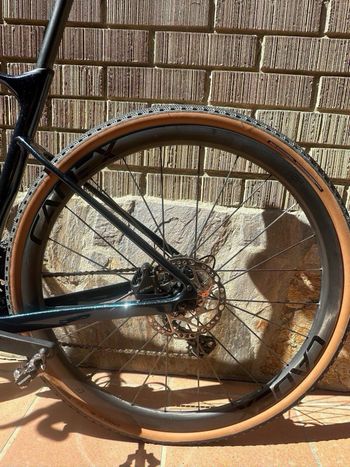 Used Giant Revolt Advanced 2 2024 2024 Road & Gravel, Blue — image 4 of 8