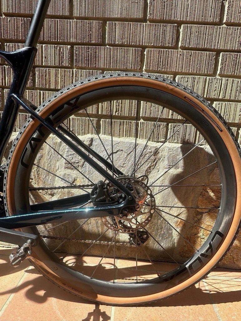 Used Giant Revolt Advanced 2 2024 2024 Road & Gravel, Blue — image 4 of 8
