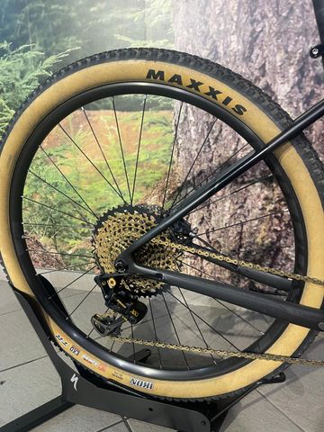 Used Trek Procaliber 9.8 SL 2017 2017 Mountainbike, Black, 27.5, 29 — image 5 of 8