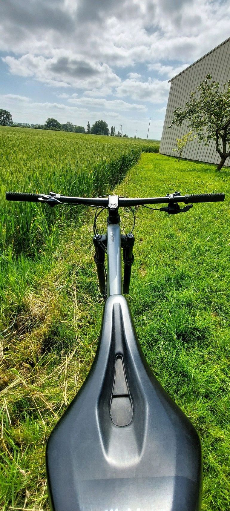 Used Superior XP 939 2022 2022 Mountainbike, Light Gray, 29 — image 4 of 7