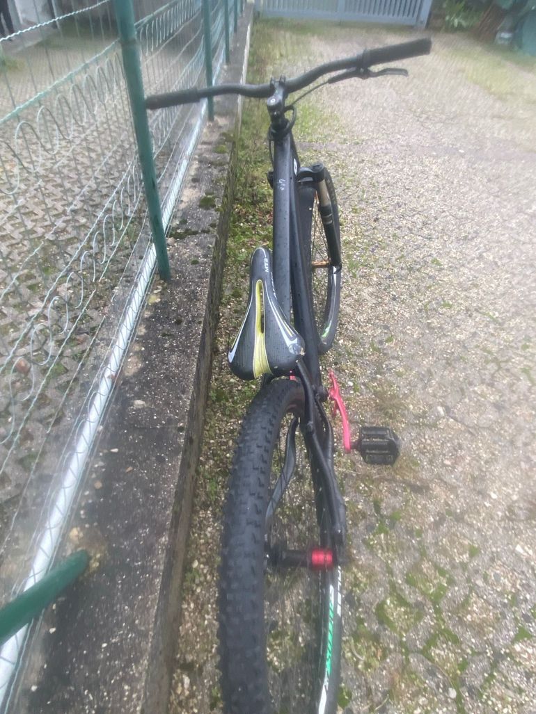 Used Dartmoor Quinnie 2020 2020 Mountainbike, Black, 26 — image 2 of 5