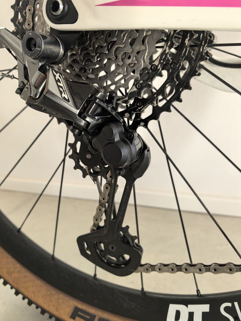 Used Canyon Lux Trail CF 9 Emily Batty 2023 2023 Mountainbike, White, 29 — image 8 of 15