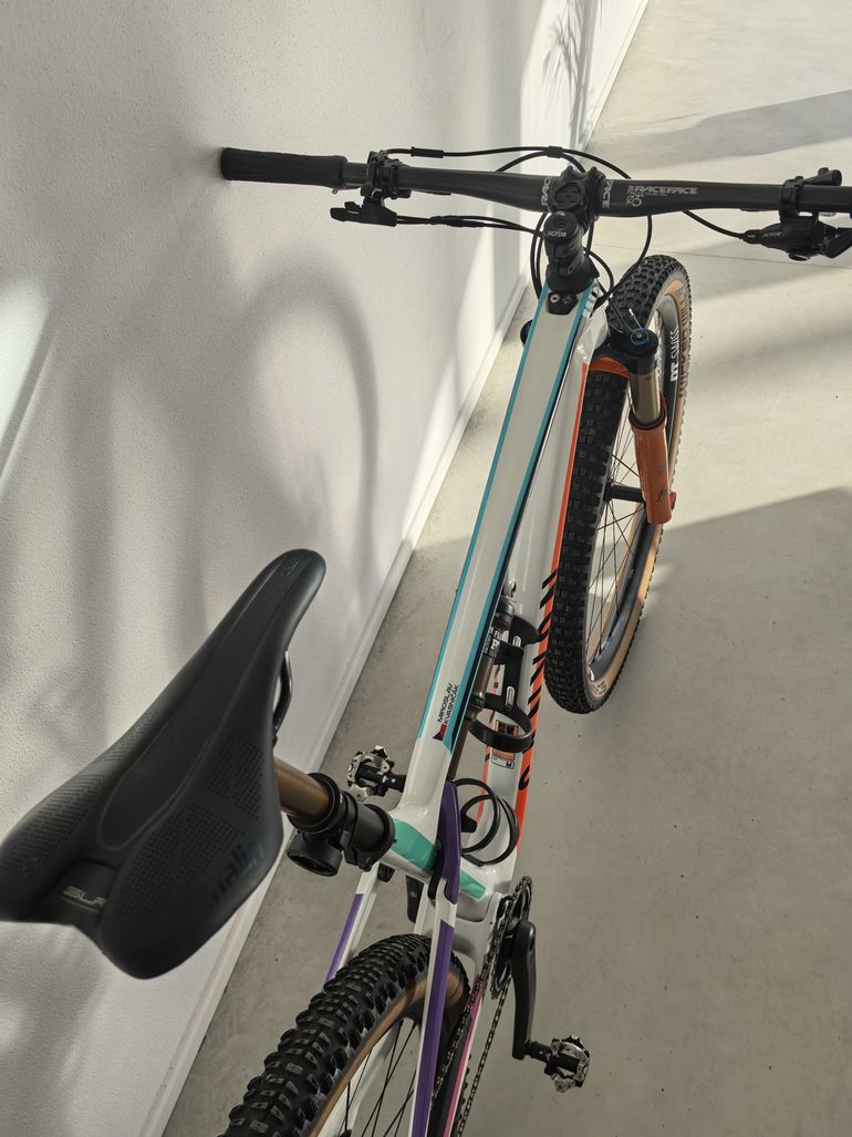 Used Canyon Lux Trail CF 9 Emily Batty 2023 2023 Mountainbike, White, 29 — image 10 of 15