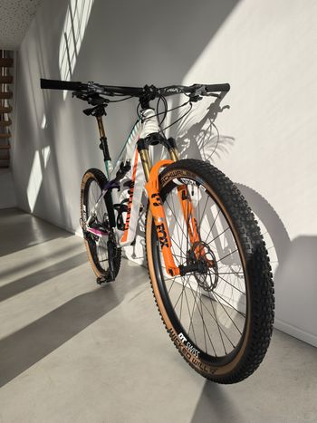 Used Canyon Lux Trail CF 9 Emily Batty 2023 2023 Mountainbike, White, 29 — image 5 of 15