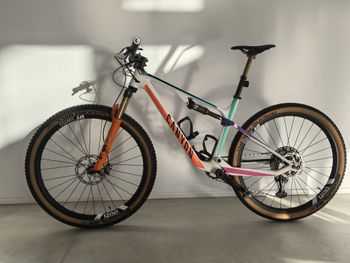 Used Canyon Lux Trail CF 9 Emily Batty 2023 2023 MTB