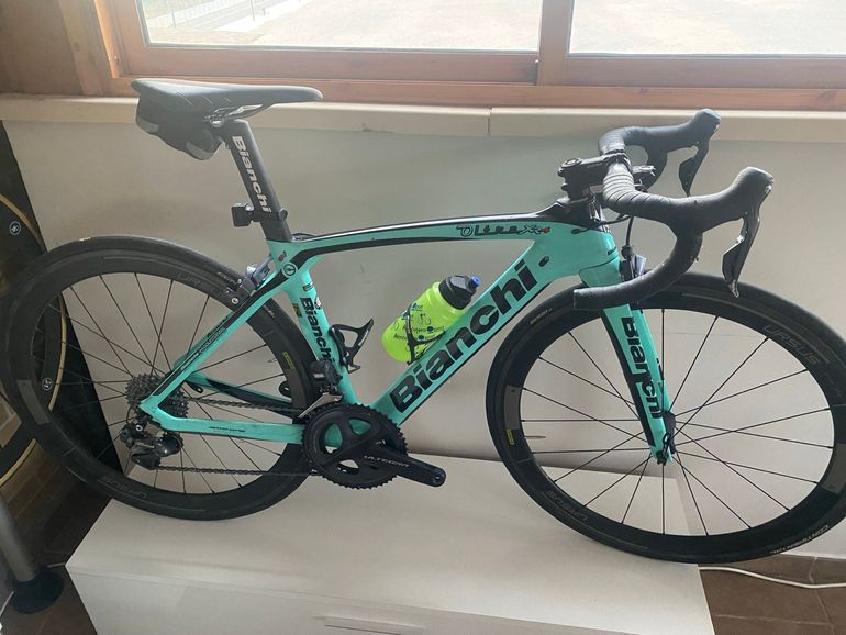 Bianchi oltre xr4 disc dura ace di2 on sale