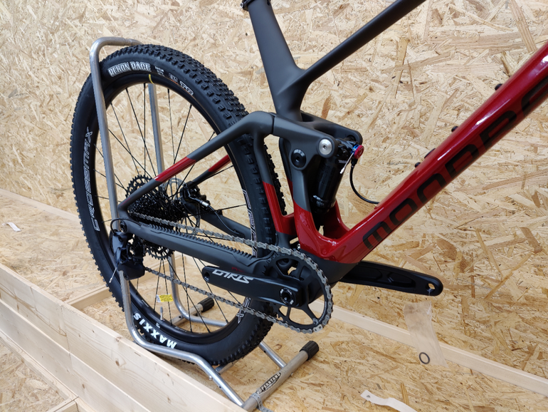Used Mondraker F-PODIUM CARBON DC 2022 Mountainbike, Red — image 6 of 7