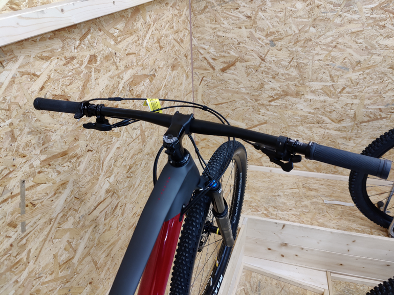 Used Mondraker F-PODIUM CARBON DC 2022 Mountainbike, Red — image 4 of 7