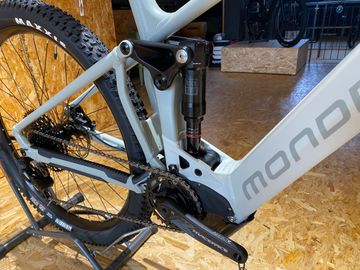 Used Mondraker Chaser 2025 Mountainbike, White — image 4 of 5