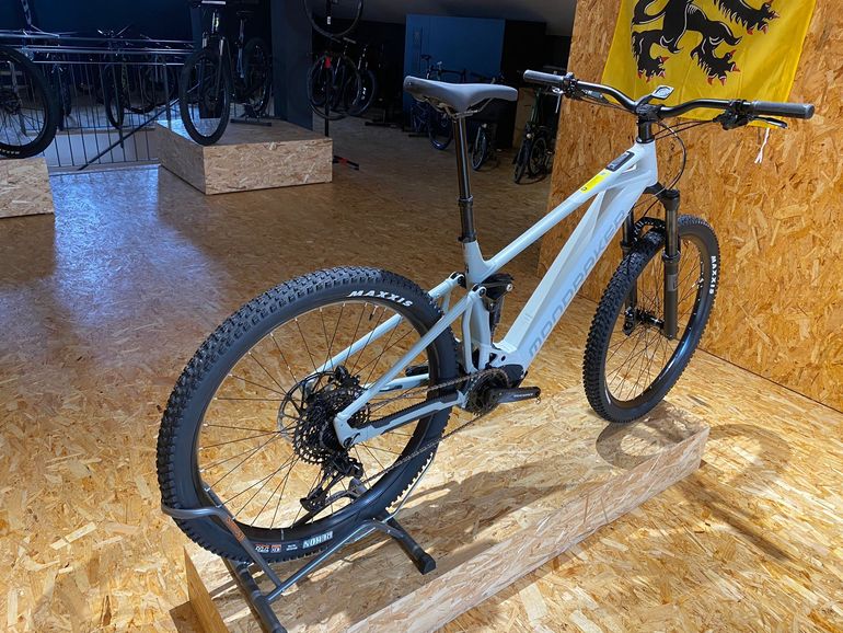 Gebrauchtes Mondraker Chaser 2025 Mountainbike, Weiß — Bild 2 von 5
