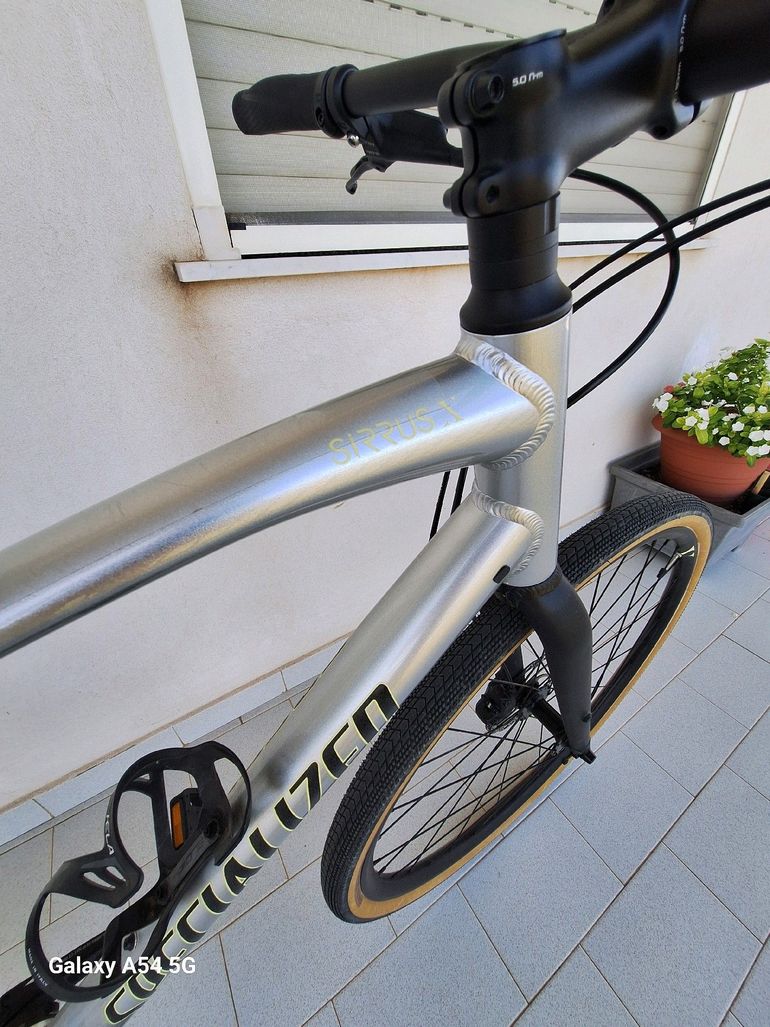 Used Specialized Sirrus X 3.0 2022 Road & Gravel, Light Gray — image 8 of 8