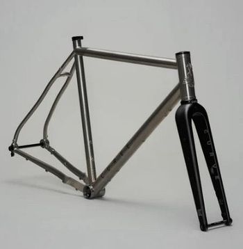 Used Curve Gxr Ti with 415 fork Frameset 2023 Road & Gravel, Gris claro — image 2 of 4
