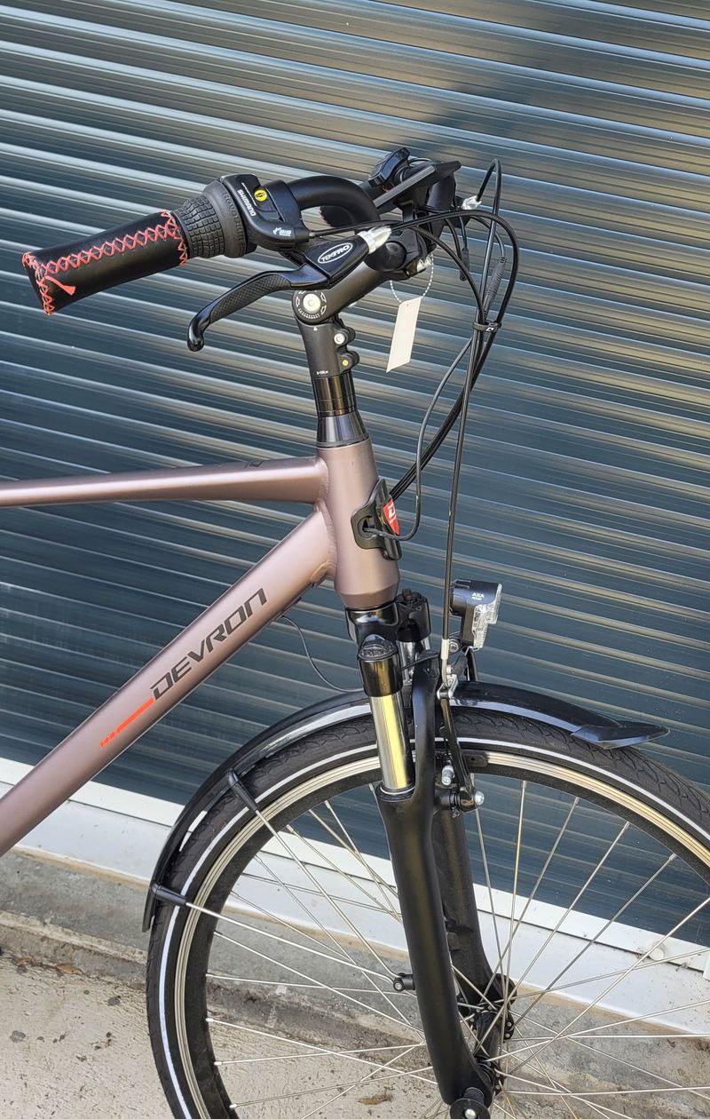 NO-LOGO Vélo électrique urbain 28221 28" DEVRON 2022 Road & Gravel d'occasion — image 4 sur 4