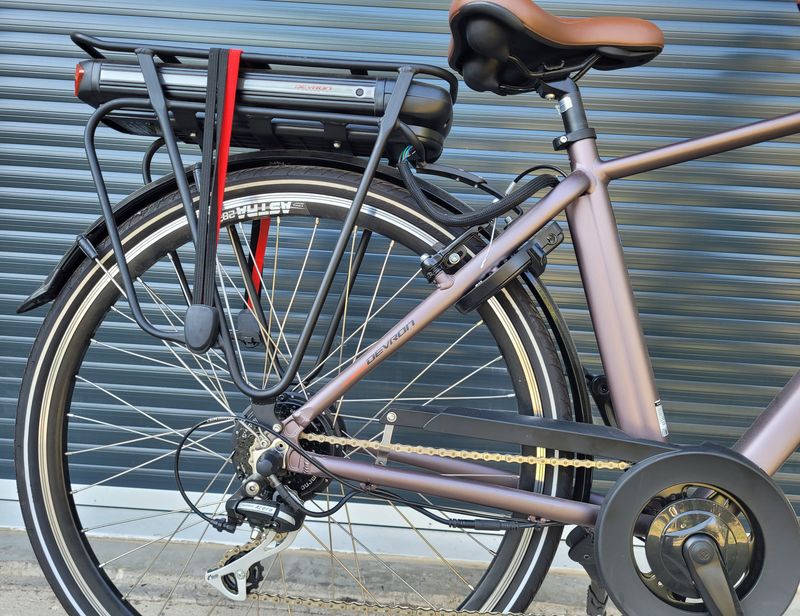 NO-LOGO Vélo électrique urbain 28221 28" DEVRON 2022 Road & Gravel d'occasion — image 3 sur 4