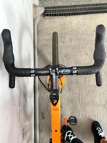 Pinarello Granger X5 Disc 2023 2023 Road & Gravel usato, Arancione — immagine 9 di 13