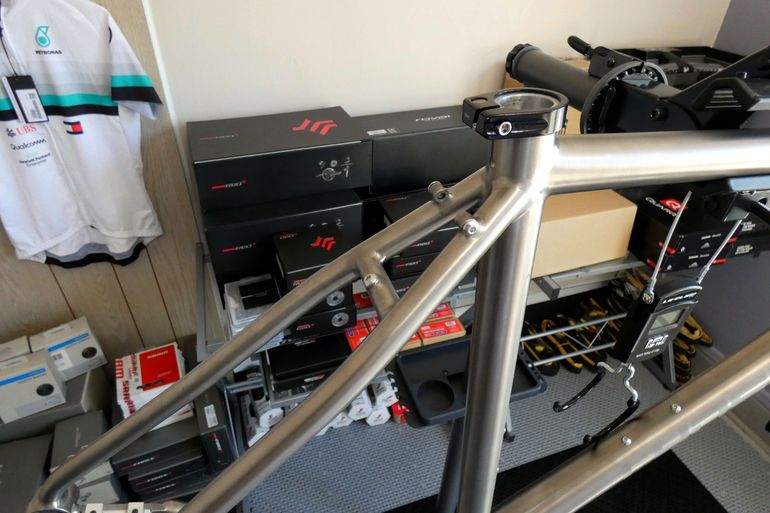 Used Lynskey GR300 SRAM Force AXS XPLR 1x 2024 Road & Gravel, Light Gray — image 17 of 32