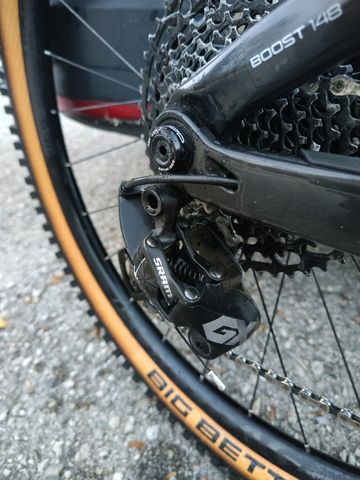 Used Trek Slash 9.7 2020 2020 Mountainbike, Black, 29 — image 3 of 10