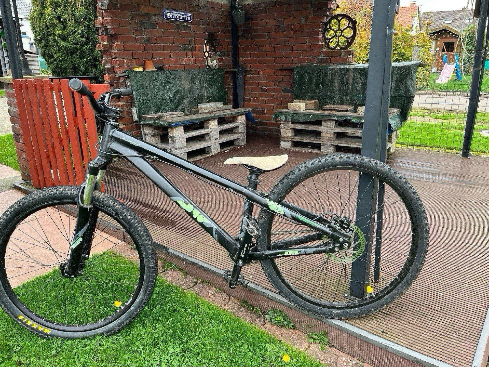 Bergamont Kiez Dirt used in L buycycle USA