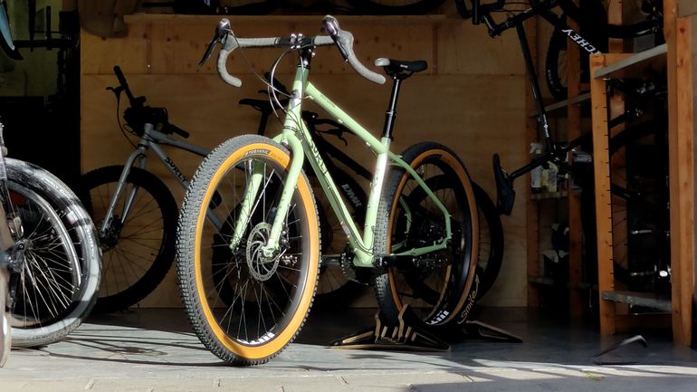 Used Surly Ghost Grappler 2022 Road & Gravel, Grün — image 2 of 10
