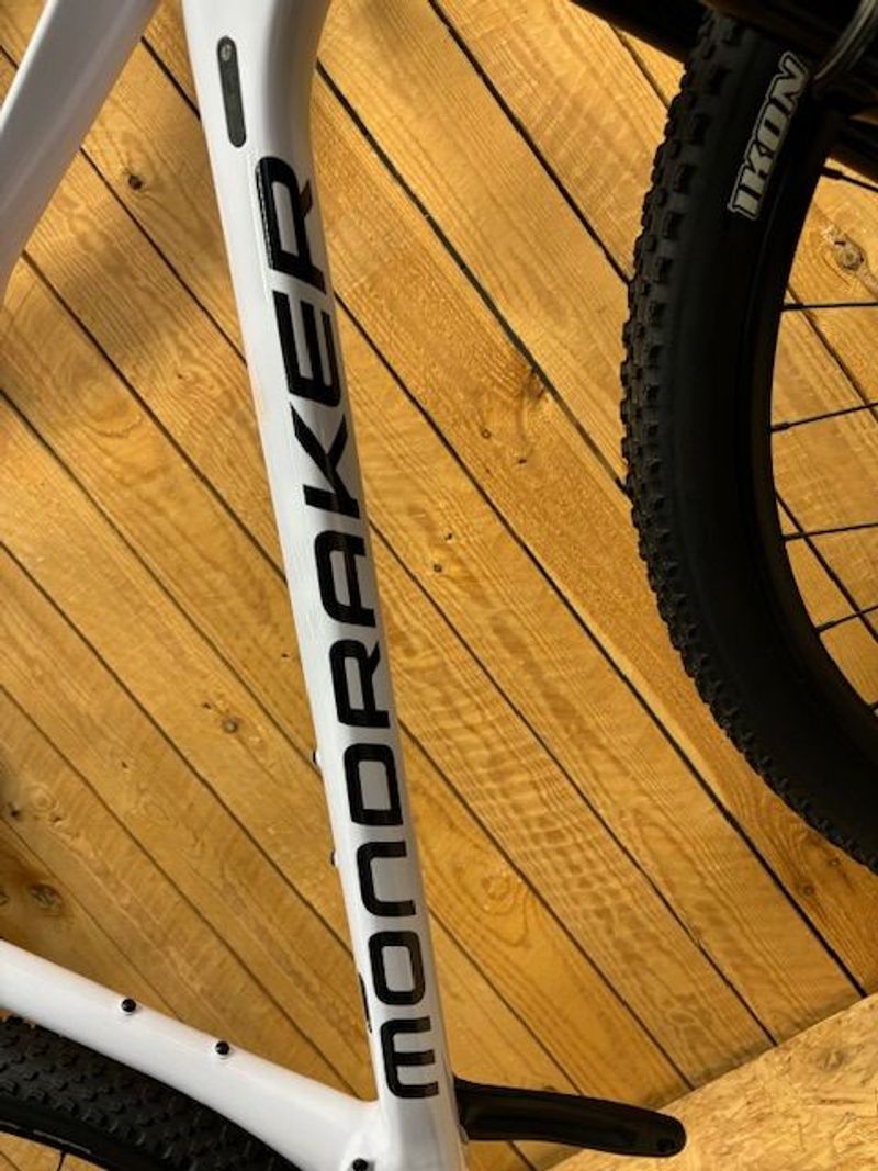 Použité Mondraker CHRONO CARBON 2022 2022 Mountainbike — obrázek 5 z 8