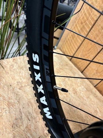 Použité Mondraker CHRONO CARBON 2022 2022 Mountainbike — obrázek 8 z 8