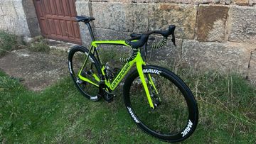 Tweedehands Cannondale Synapse Hi-MOD Disc RED eTap 2018 2018 Road & Gravel — afbeelding 2 van 12