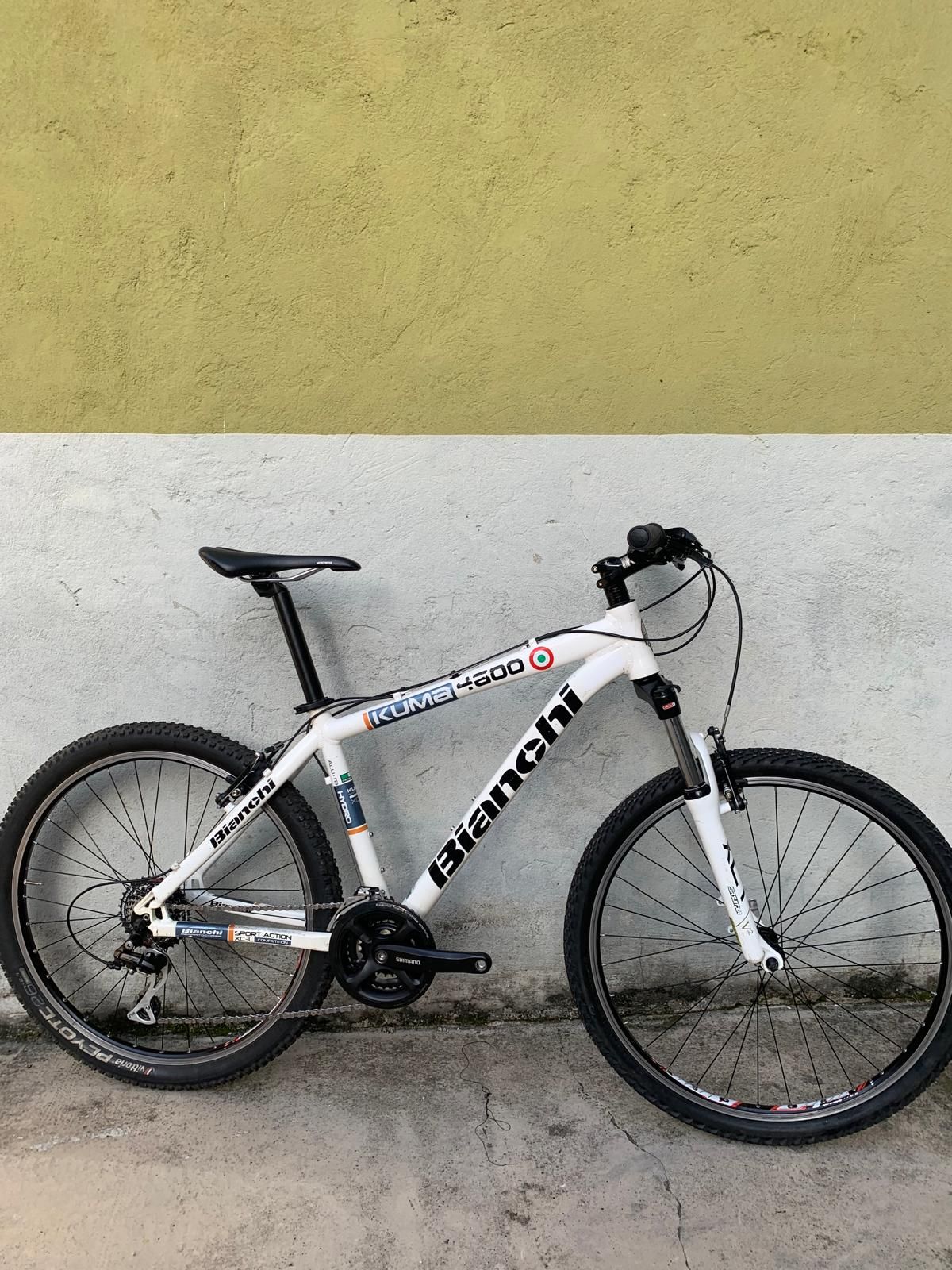 Bianchi Kuma 27.4 Acera/Altus 3x8 VBrake utilizado en S | buycycle España