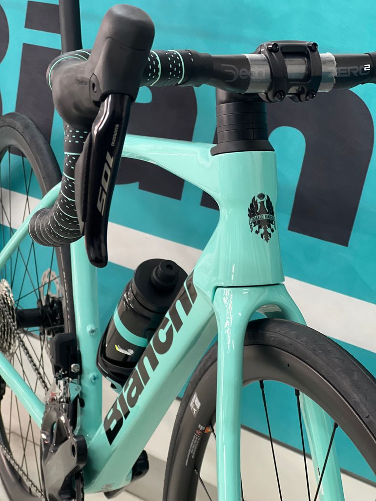 Brugt Bianchi Specialissima COMP 105 Di2 2024 2024 Road & Gravel — billede 1 af 4