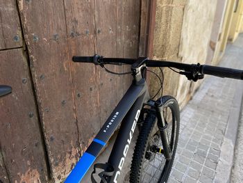 Used Mondraker F-PODIUM 2024 2024 Mountainbike, Black, 29 — image 4 of 5
