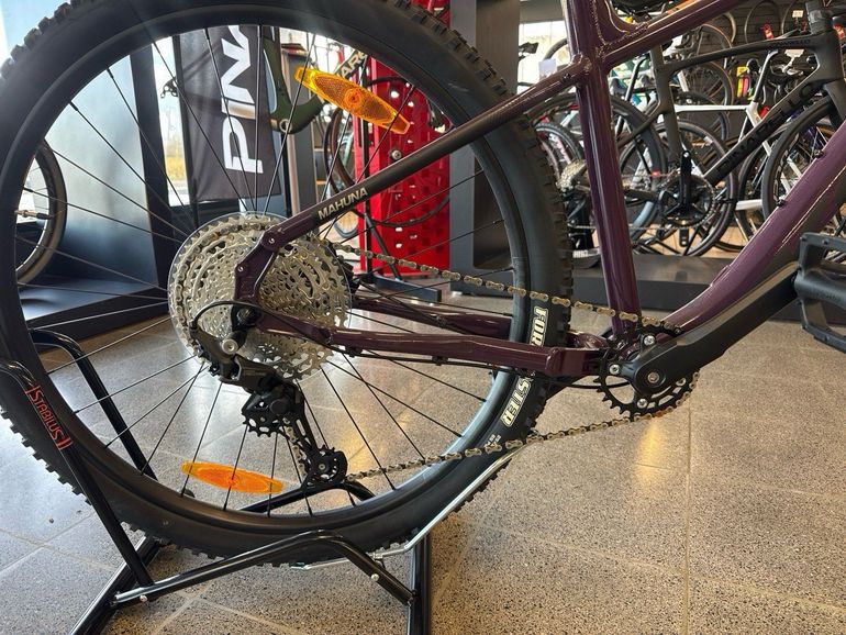Used Kona Mahuna 2023 2023 Mountainbike, Purple, 29 — image 3 of 3