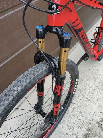 Rocky Mountain Vertex 990 RSL 2017 2017 Mountainbike usato, Rosso — immagine 5 di 6