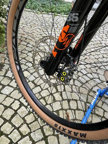 Used Specialized Stumpjumper Comp Carbon 29 2020 Mountainbike — image 10 of 12