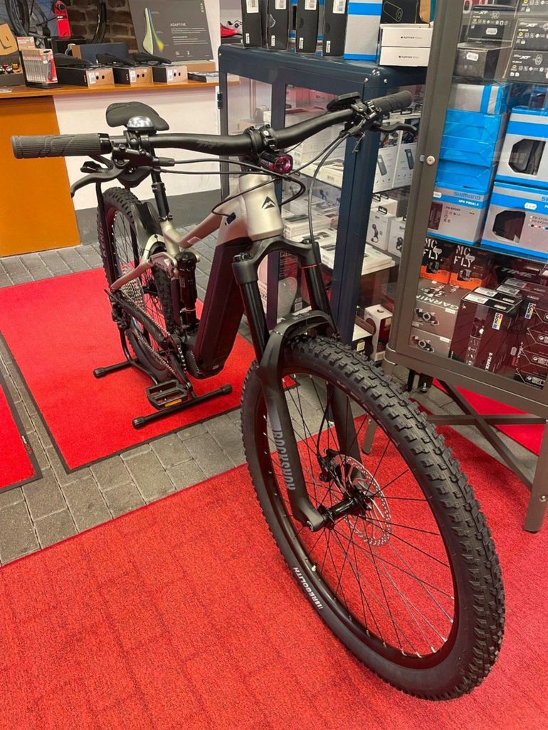 Used Merida eONE-SIXTY 500 SE 2024 2024 Mountainbike, Black, 29, 27.5 — image 4 of 4