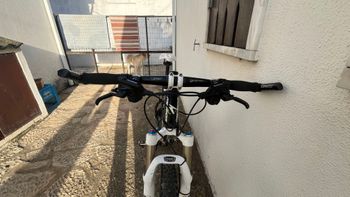 Used Ghost AMR 7500 2011 Mountainbike, Red — image 11 of 12