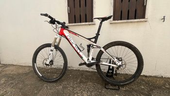 Used Ghost AMR 7500 2011 Mountainbike, Red — image 2 of 12