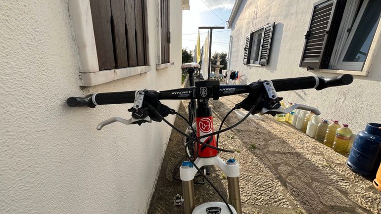 Used Ghost AMR 7500 2011 Mountainbike, Red — image 10 of 12