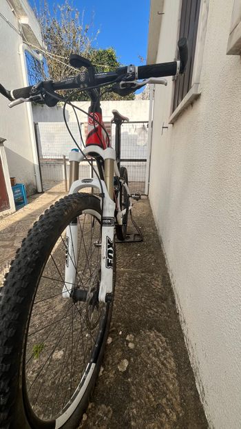 Used Ghost AMR 7500 2011 Mountainbike, Red — image 9 of 12