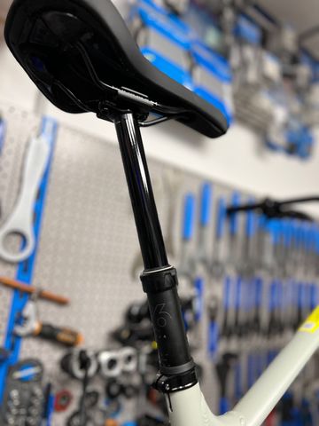 Used Mondraker CHASER R 2024 2024 Mountainbike, Light Gray, 29 — image 8 of 21