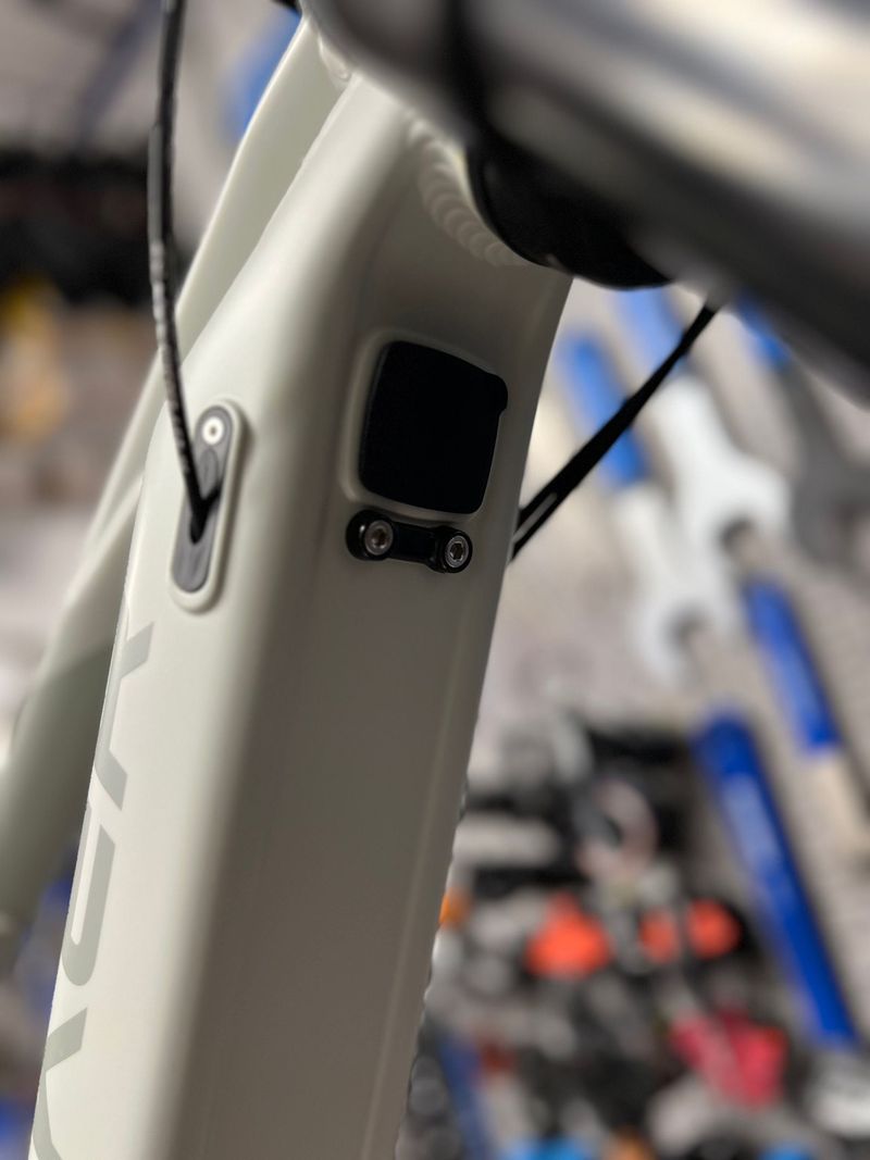 Used Mondraker CHASER R 2024 2024 Mountainbike, Light Gray, 29 — image 14 of 21