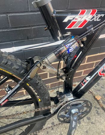 Used Specialized Stumpjumper FSR Pro Carbon 2009 2009 Mountainbike, Negro — image 5 of 11