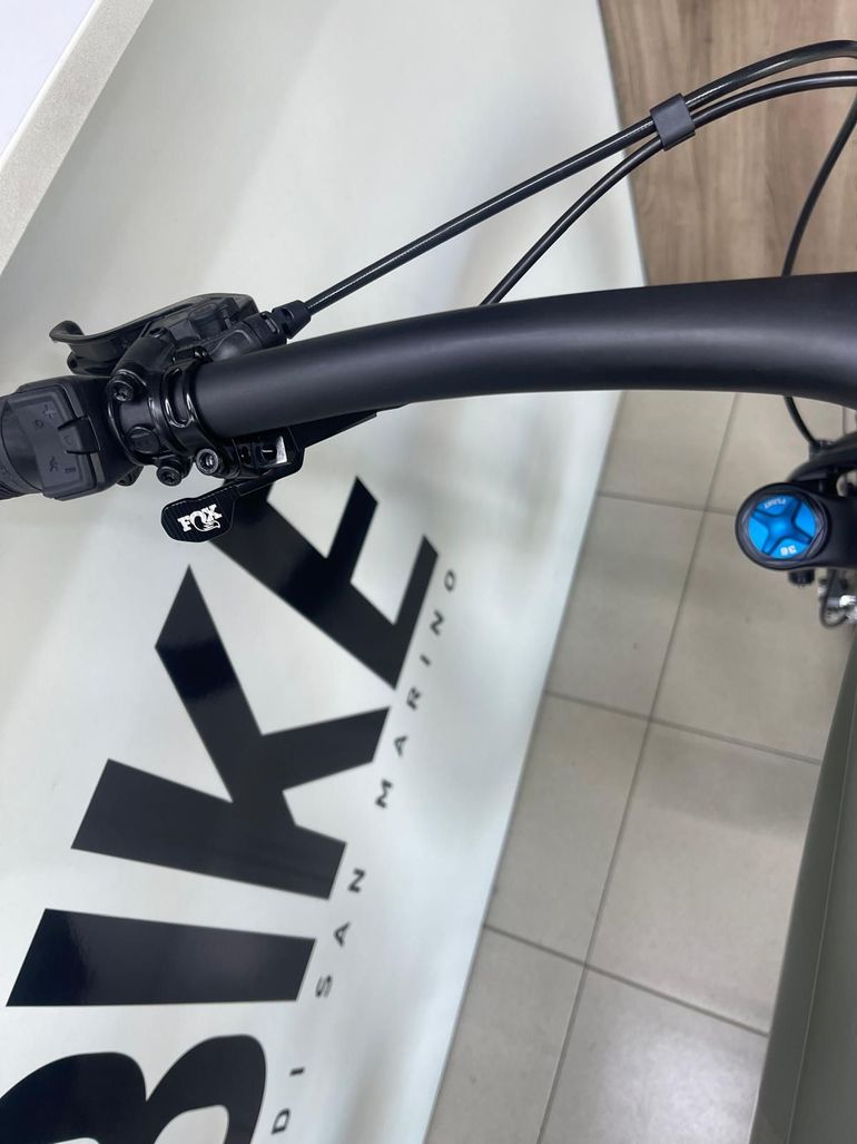 Used CUBE AMS HYBRID ONE44 C:68X SUPER TM 2024 Mountainbike, Black — image 9 of 11
