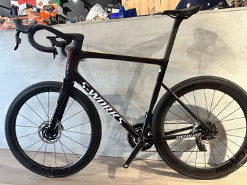 Brugt Specialized Tarmac SRAM Red eTap AXS 2024 Road & Gravel — billede 1 af 6