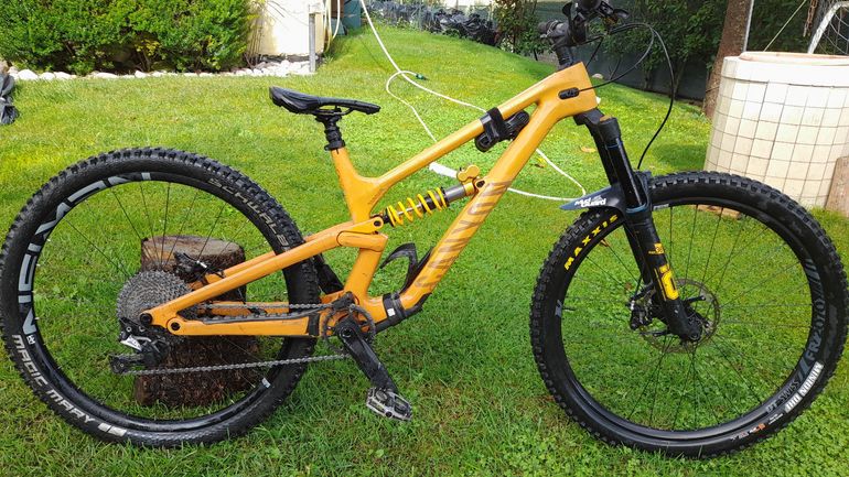 Used Canyon Torque 29 CF 7 2024 2024 Mountainbike, Black, 29 — image 2 of 11